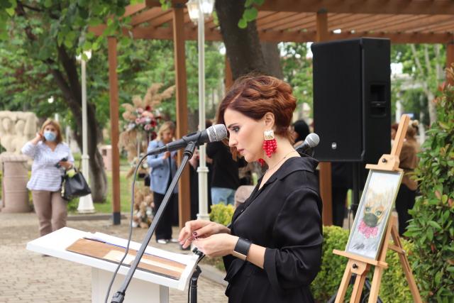 ია გოგოლაძე