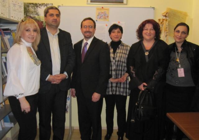 სტუმრად ამერიკის ელჩი